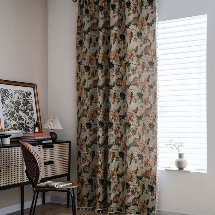 BlütenHarmonie: Tenda con motivo floreale e frange – traslucida per camera da letto e soggiorno