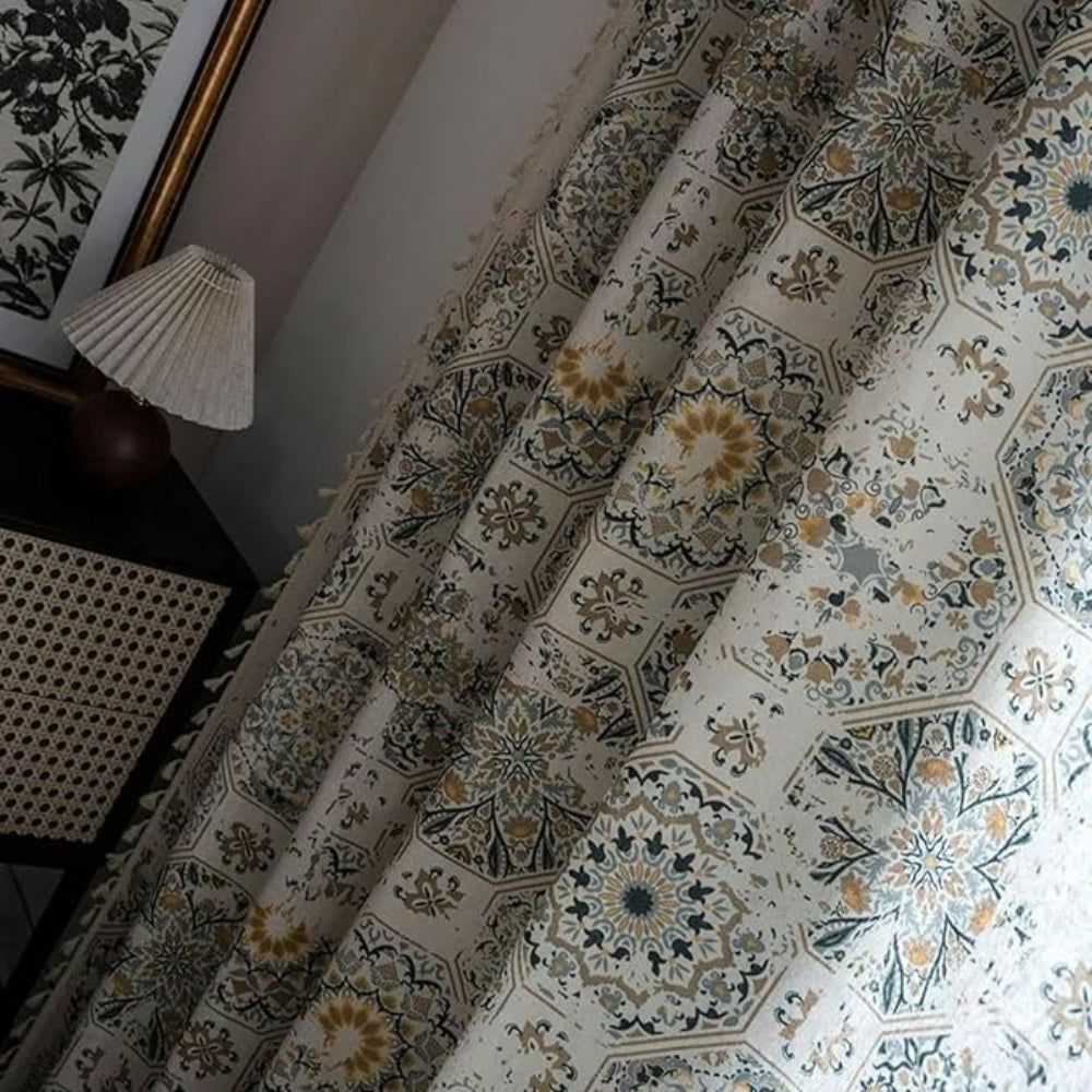 BohoFelice: Tenda con struttura floreale e nappine – accogliente e stilosa per aree living e pranzo