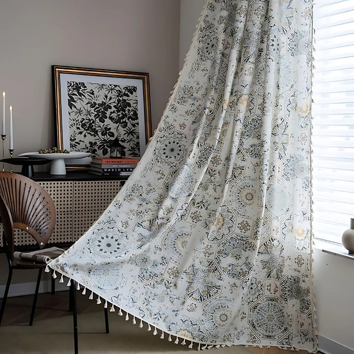 BohoFelice: Tenda con struttura floreale e nappine – accogliente e stilosa per aree living e pranzo