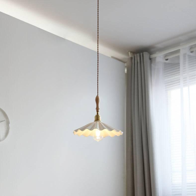 Brasséa: Lampada a sospensione con paralume in ceramica rigata e supporto in legno – per isola cucina e zona colazione