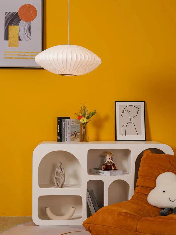 Bubbelo: Lampada a sospensione in seta e acciaio con forma sferica organica – per aree living e studi