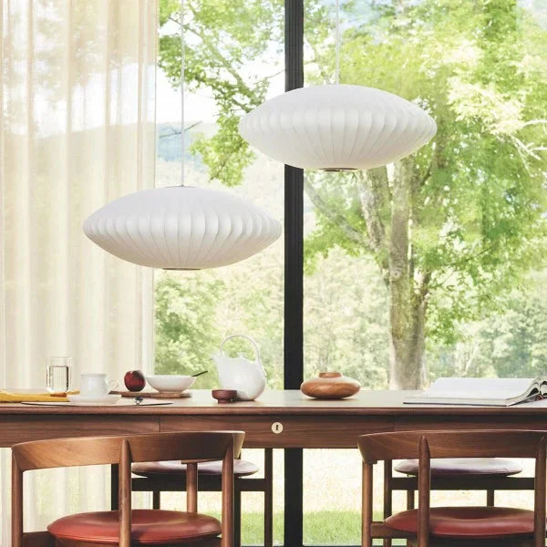 Bubbelo: Lampada a sospensione in seta e acciaio con forma sferica organica – per aree living e studi