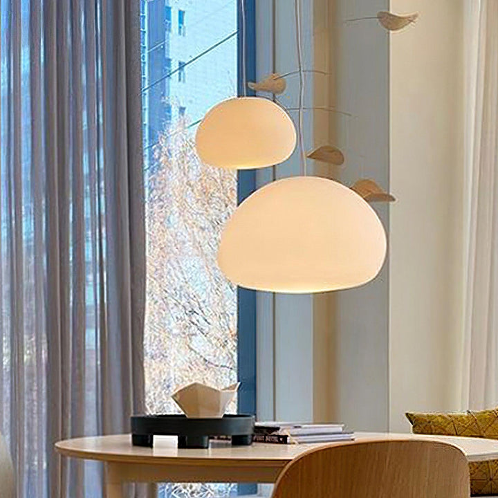 Bunelle: Lampada a sospensione in vetro e metallo a forma di panino – per ambienti accoglienti