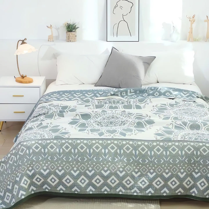 CalidaBloom: Coperte in cotone dallo stile floreale con qualità in mussola traspirante e leggerezza avvolgente – per divano e letto