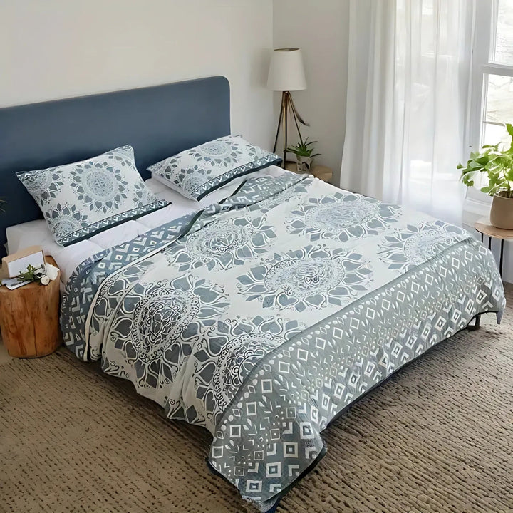 CalidaBloom: Coperte in cotone dallo stile floreale con qualità in mussola traspirante e leggerezza avvolgente – per divano e letto
