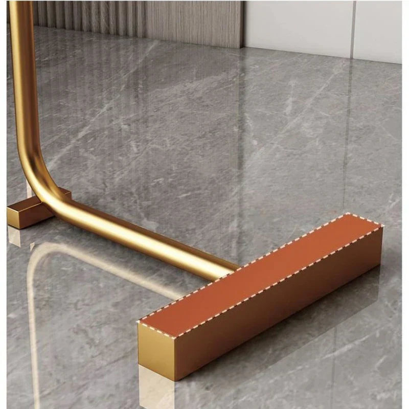 CaviraSchlau: Tavolino da salotto a forma di C con dimensioni compatte e utilizzo flessibile – per divano e letto