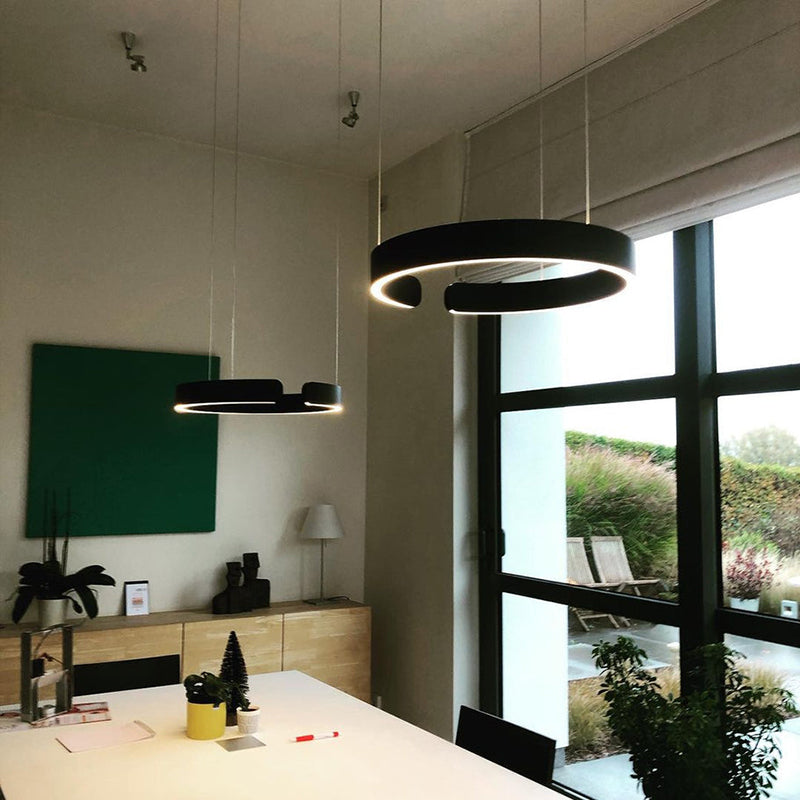 CircuLume: Lampada a sospensione LED rotonda in metallo con design moderno – per soggiorno e corridoio