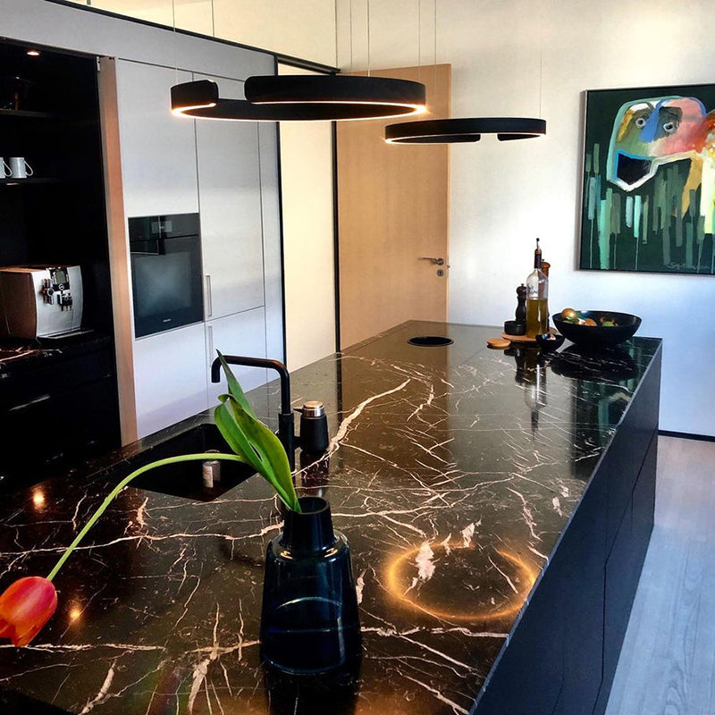 CircuLume: Lampada a sospensione LED rotonda in metallo con design moderno – per soggiorno e corridoio