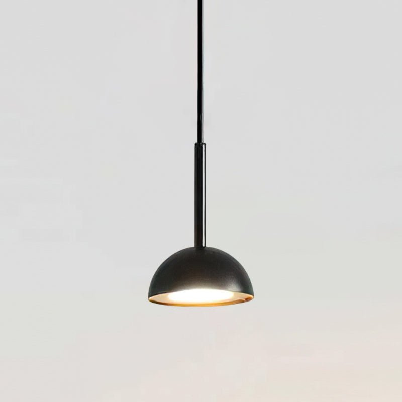 Cupolina: Lampada a sospensione con involucro in metallo geometrico e LED integrato – per cucina e ingresso