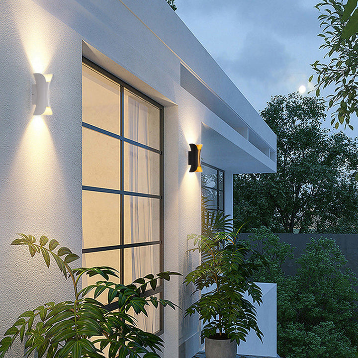 Curvion: Applique LED curva per esterni – Lampada da parete resistente alle intemperie per giardino e terrazza