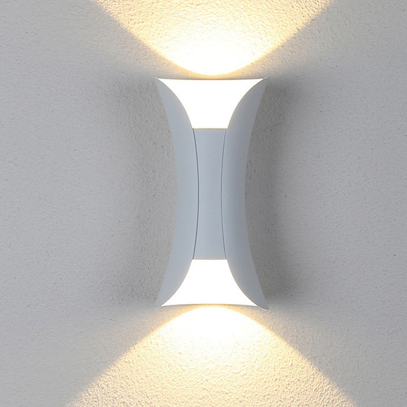 Curvion: Applique LED curva per esterni – Lampada da parete resistente alle intemperie per giardino e terrazza
