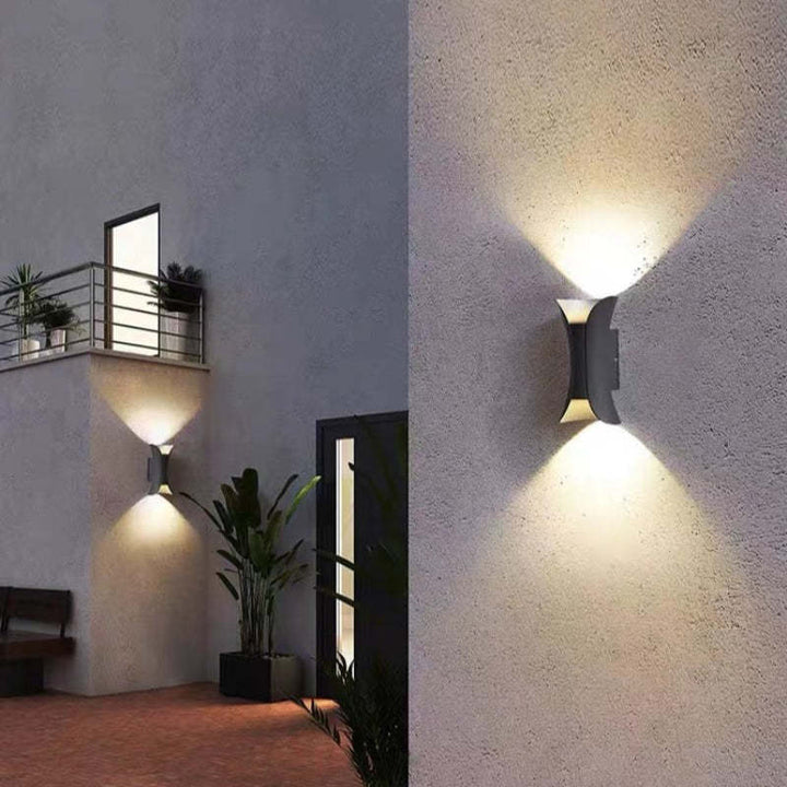 Curvion: Applique LED curva per esterni – Lampada da parete resistente alle intemperie per giardino e terrazza