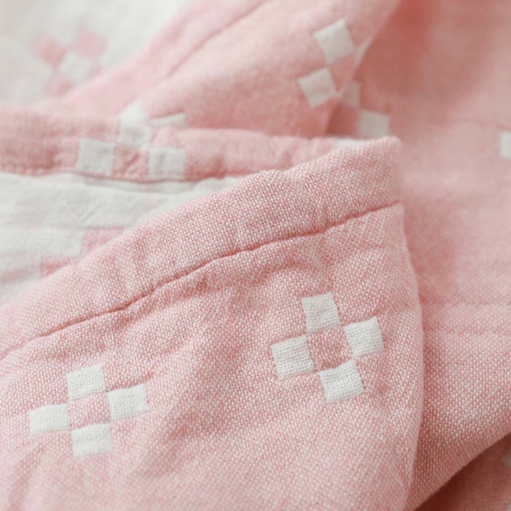Diamantwebstuhl: Coperta in cotone traspirante con motivo geometrico e texture leggera – per divano e camera da letto