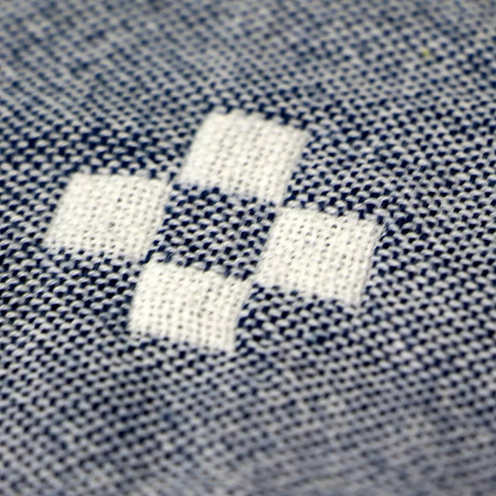 Diamantwebstuhl: Coperta in cotone traspirante con motivo geometrico e texture leggera – per divano e camera da letto