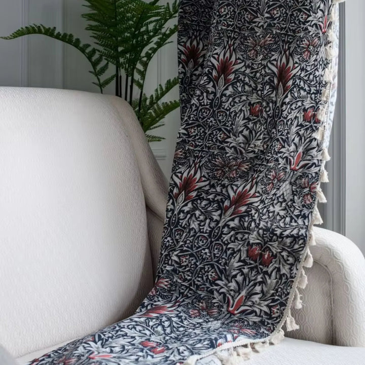Foglio di ebano: tenda con arazzo floreale e frange – oscurante parziale e decorativa per il soggiorno