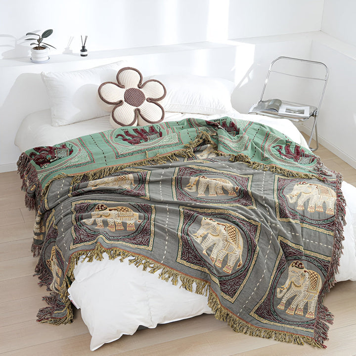 ElefantHaus: Coperta estiva in cotone con design Boho, motivo elefante e frange decorative – per divano e camera da letto