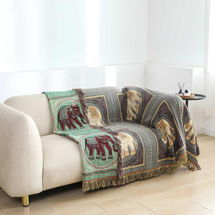 ElefantHaus: Coperta estiva in cotone con design Boho, motivo elefante e frange decorative – per divano e camera da letto
