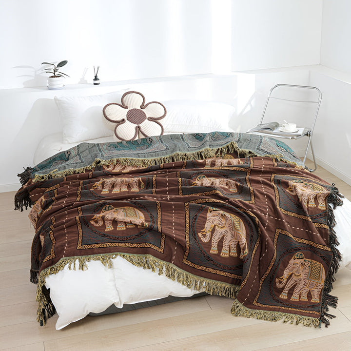 ElefantHaus: Coperta estiva in cotone con design Boho, motivo elefante e frange decorative – per divano e camera da letto