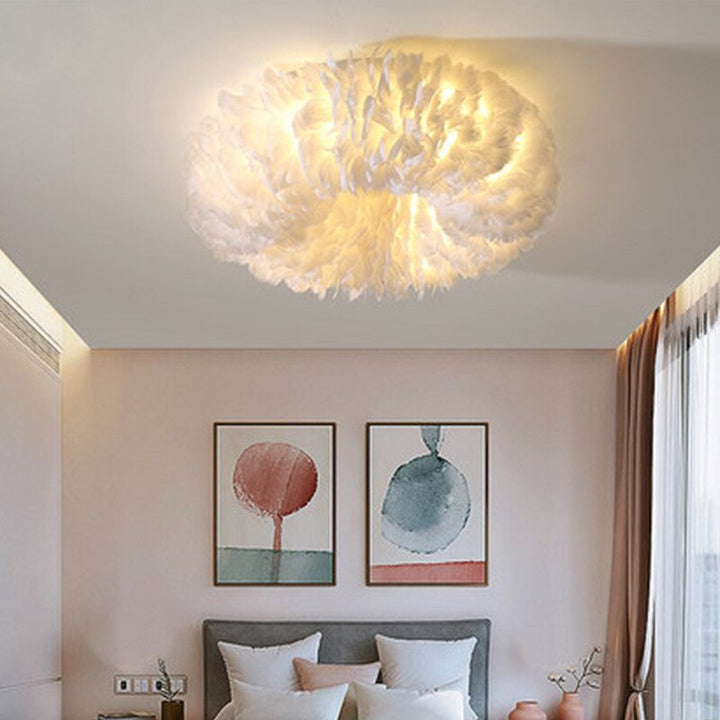 Elowen: Lampada da soffitto LED Boho con piume – per camere da letto e soggiorni