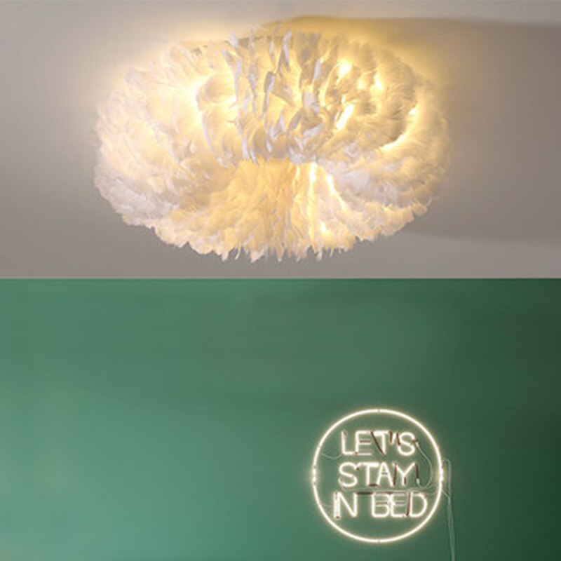 Elowen: Lampada da soffitto LED Boho con piume – per camere da letto e soggiorni