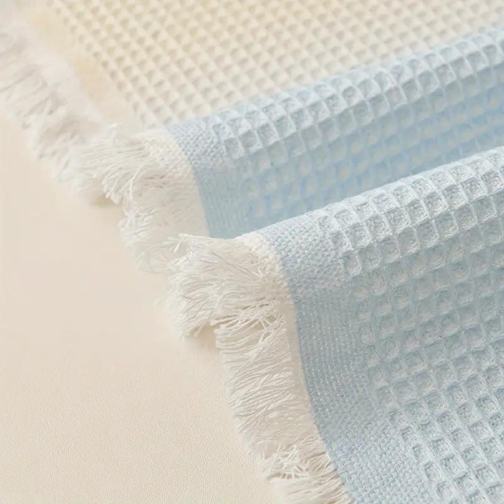 Farbbrise: Copridivano in design arcobaleno in Ice-Silk con comfort rinfrescante – per divano e soggiorno