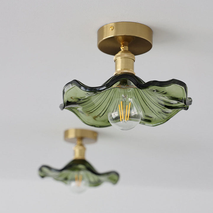 FioriLux: Lampada da soffitto in vetro a forma di fiore – Luce LED elegante per soggiorno e camera da letto