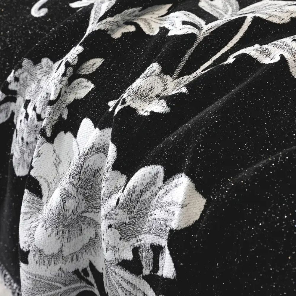 FleurÉternel: Fodera per divano in jacquard con motivo floreale in chenille traspirante con frange decorative – per divano e soggiorno