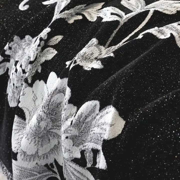 FleurÉternel: Fodera per divano in jacquard con motivo floreale in chenille traspirante con frange decorative – per divano e soggiorno