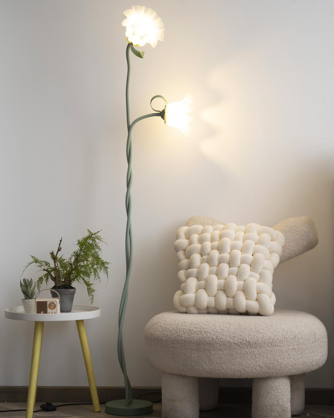 FlorAura: Elegante lampada da terra a forma di calla – Lampada da terra decorativa a LED