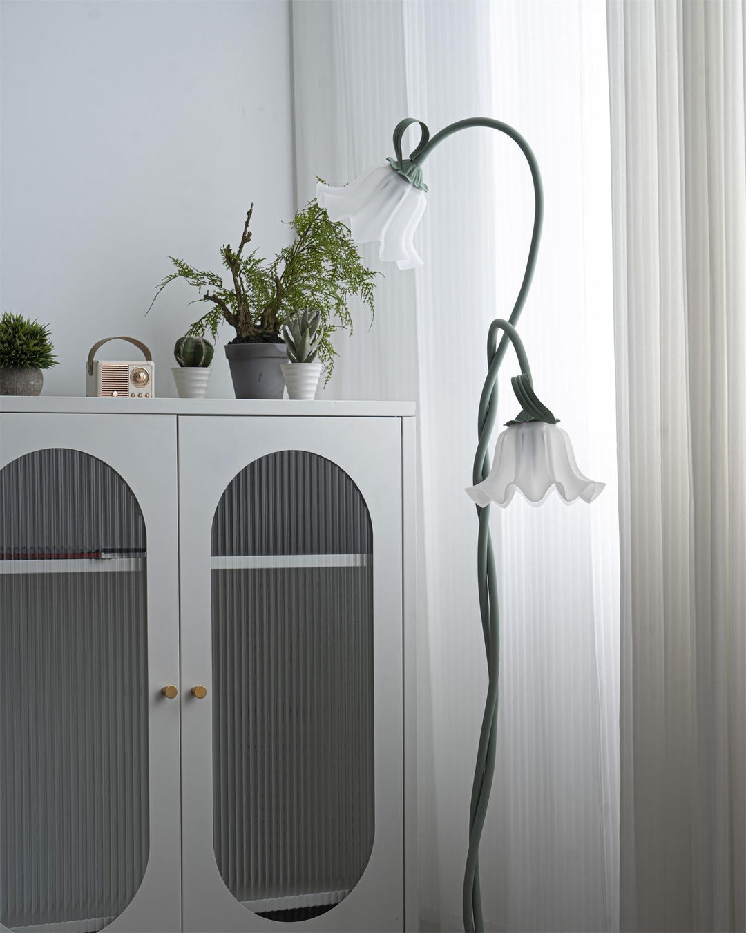 FlorAura: Elegante lampada da terra a forma di calla – Lampada da terra decorativa a LED