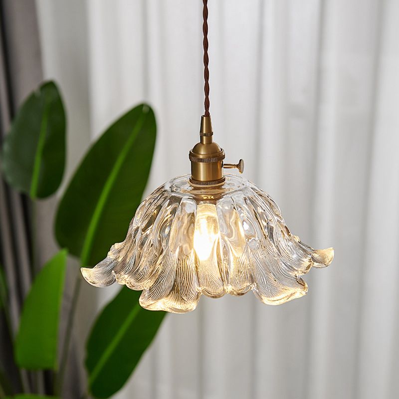 Floraglow: Lampadario in vetro rigato e metallo a forma di fiore – per soggiorno e camera da letto