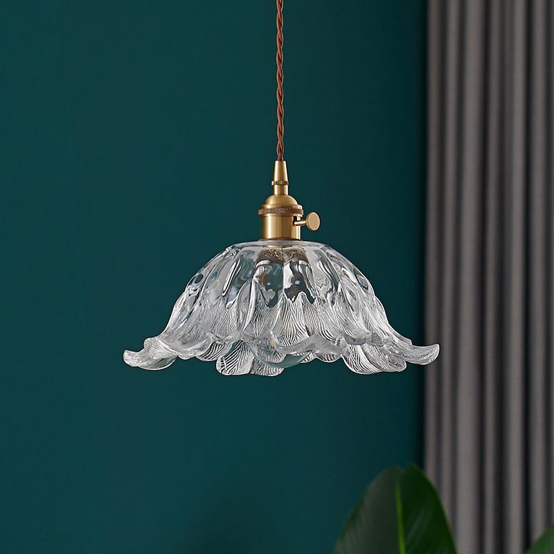 Floraglow: Lampadario in vetro rigato e metallo a forma di fiore – per soggiorno e camera da letto