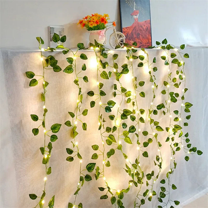 Stringa di luci minimalista con fiori e foglie