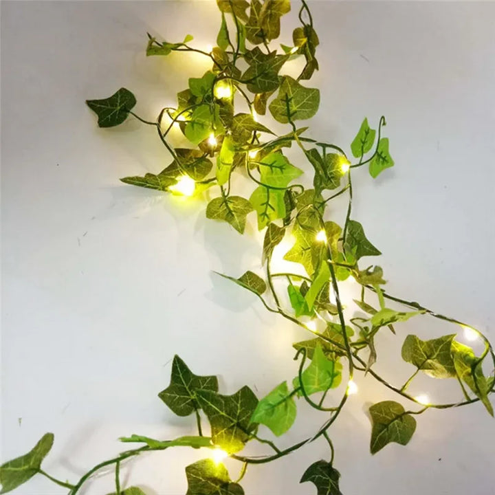 Stringa di luci minimalista con fiori e foglie