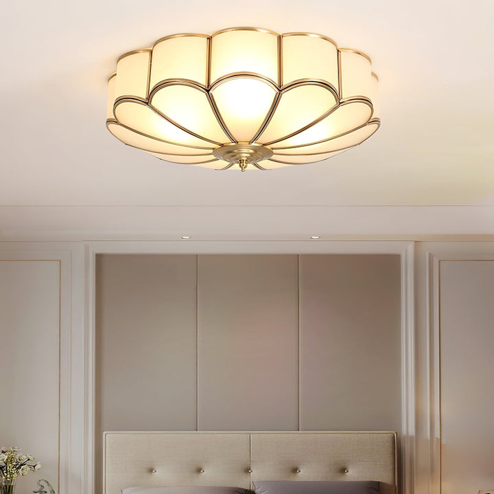 Florina: Lampada da soffitto a forma di fiore in vetro e ottone – Elegante per camera da letto e soggiorno