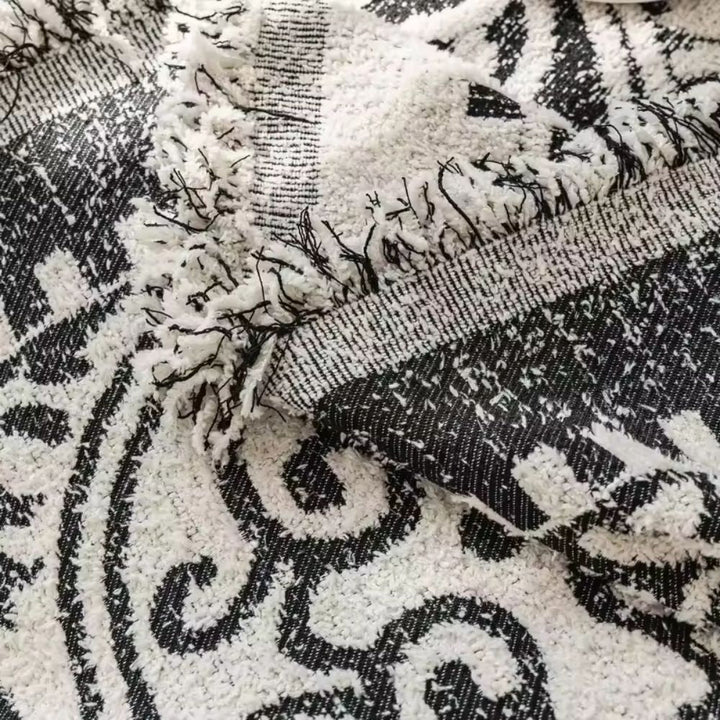 FransenCharm: Copridivano in design jacquard con bordi decorativi e struttura accogliente – per divano e camera da letto