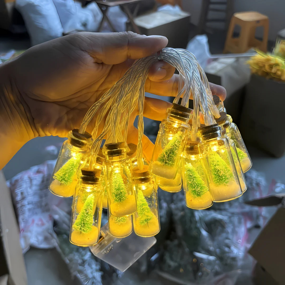 FrostGlow™ – Ghirlanda LED di Natale con Palline di Neve