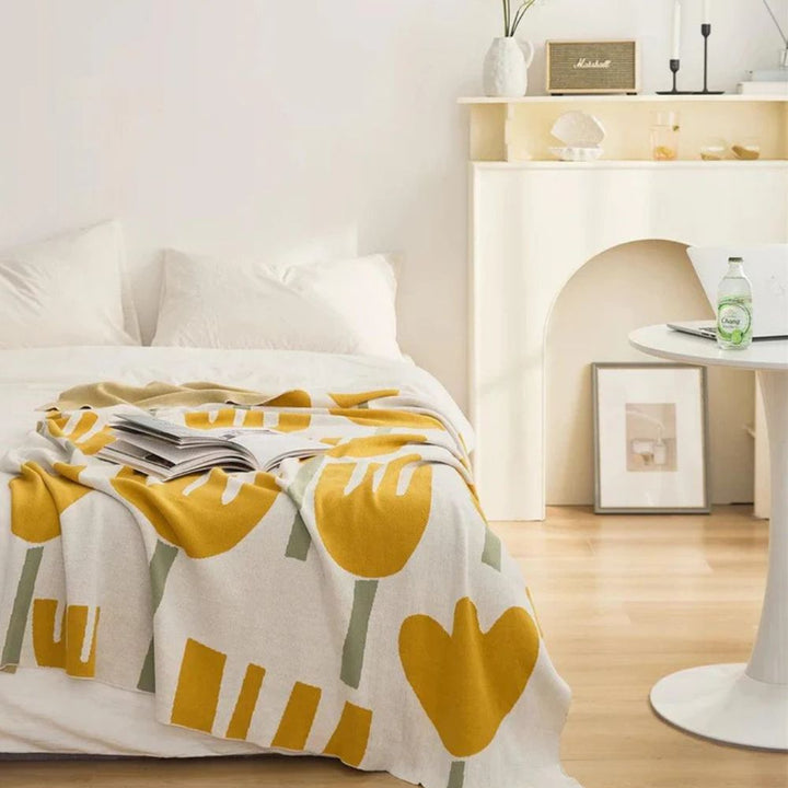 FrühlingsBlüte: Coperte in cotone con motivo floreale e qualità traspirante – per soggiorno e letto
