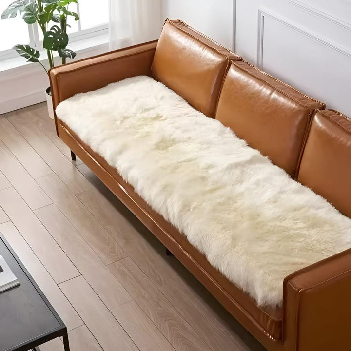 FurLoom: Copridivano elegante in pelliccia sintetica e microfibra con funzione protettiva – per divano e ambienti moderni