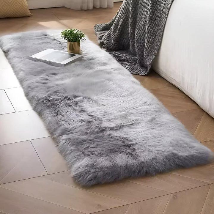 FurLoom: Copridivano elegante in pelliccia sintetica e microfibra con funzione protettiva – per divano e ambienti moderni