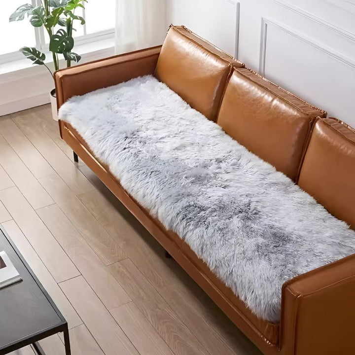 FurLoom: Copridivano elegante in pelliccia sintetica e microfibra con funzione protettiva – per divano e ambienti moderni