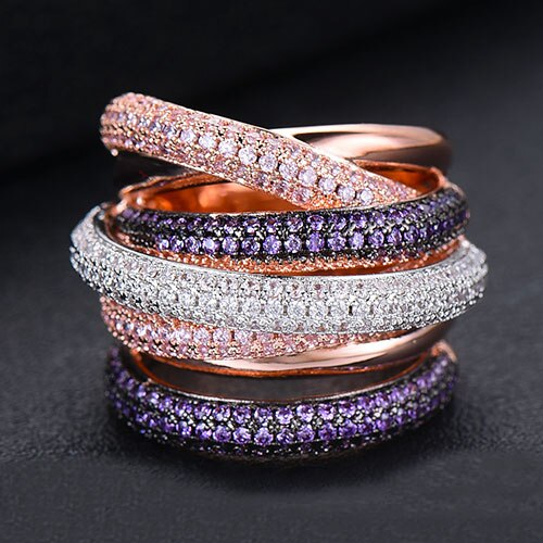 Anello impilabile per donne | Design di lusso | Zircone cubico | Anello di fidanzamento e statement