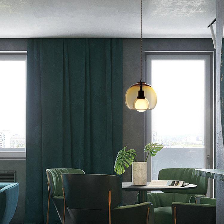 Glasera: Lampada a sospensione in vetro e metallo con design minimalista – per ambienti moderni