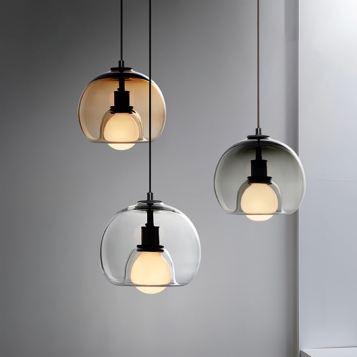 Glasera: Lampada a sospensione in vetro e metallo con design minimalista – per ambienti moderni