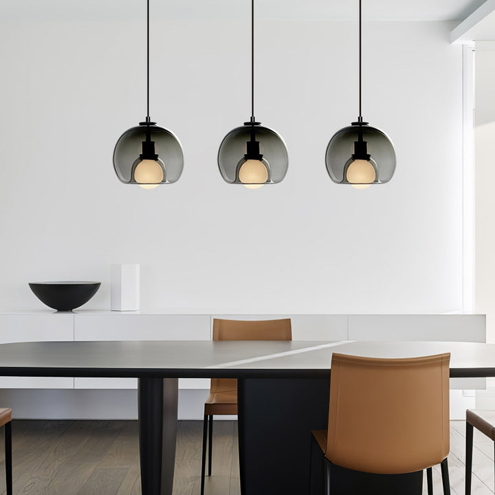 Glasera: Lampada a sospensione in vetro e metallo con design minimalista – per ambienti moderni