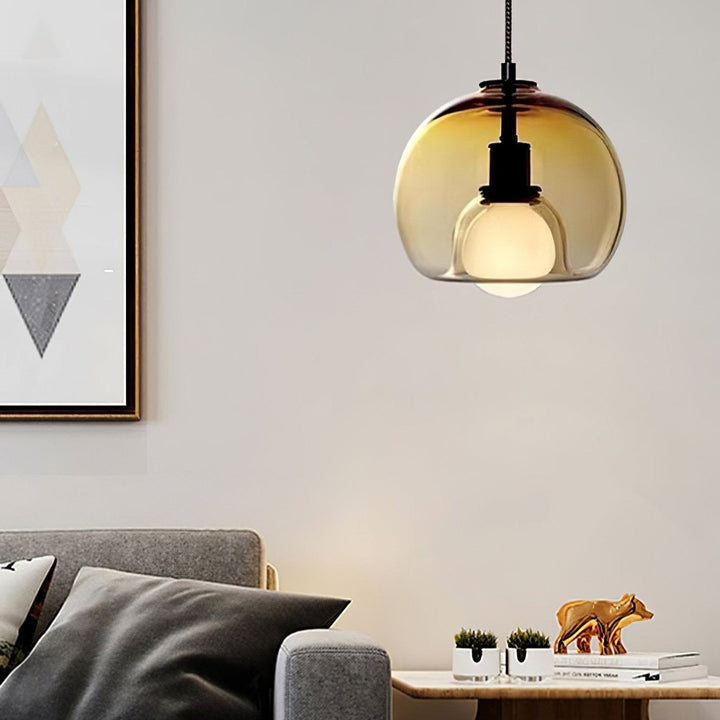 Glasera: Lampada a sospensione in vetro e metallo con design minimalista – per ambienti moderni