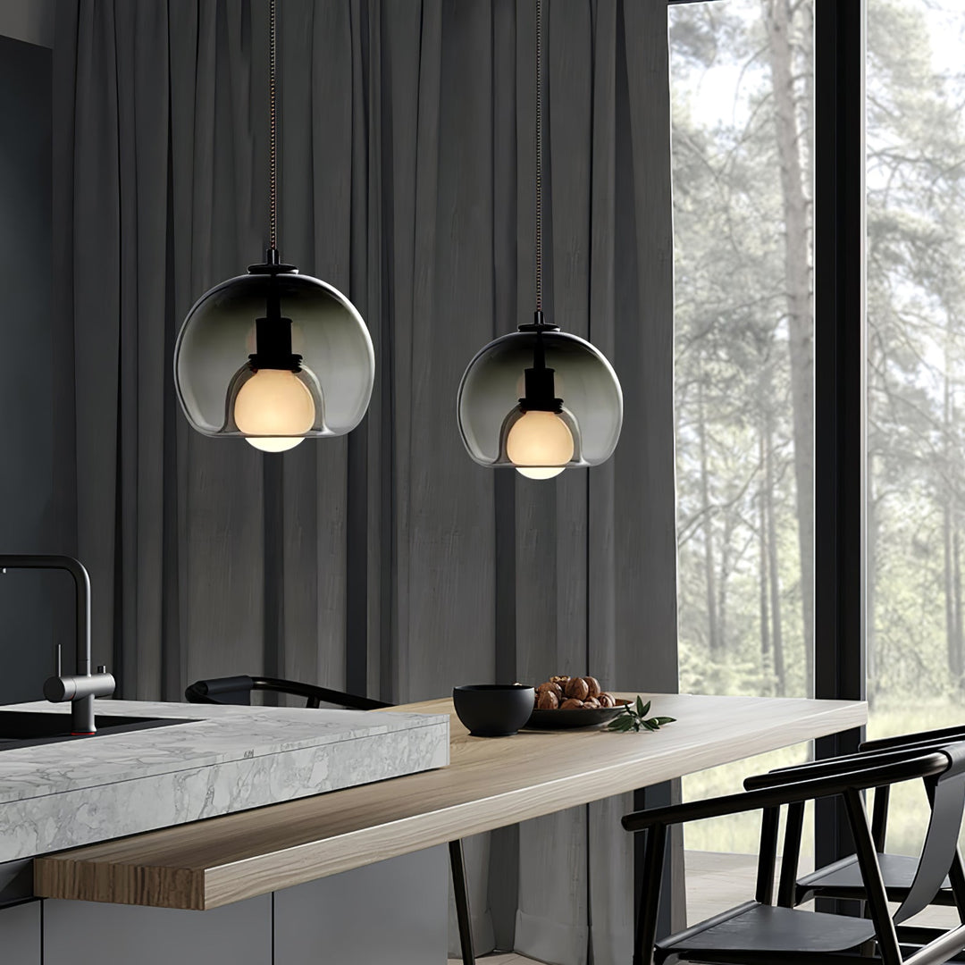 Glasera: Lampada a sospensione in vetro e metallo con design minimalista – per ambienti moderni