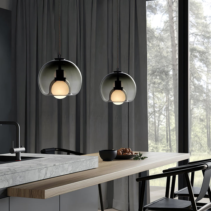 Glasera: Lampada a sospensione in vetro e metallo con design minimalista – per ambienti moderni