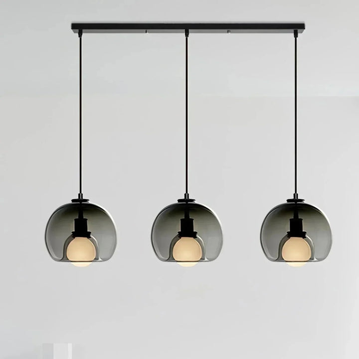 Glasera: Lampada a sospensione in vetro e metallo con design minimalista – per ambienti moderni