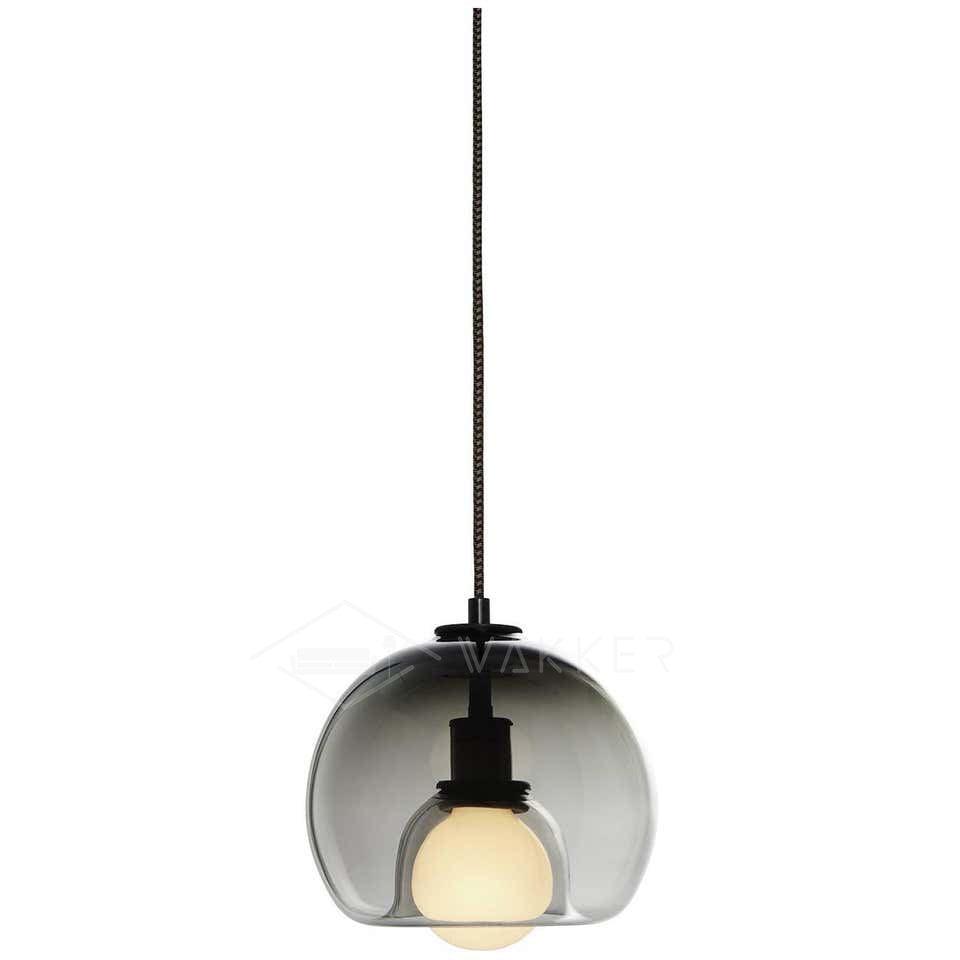 Glasera: Lampada a sospensione in vetro e metallo con design minimalista – per ambienti moderni
